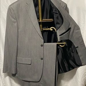Haggar 40S Grey Sharkskin Suit with 32x32 Cuffed Pants - SHARP!